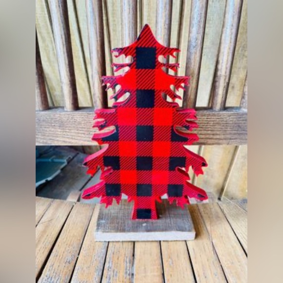 *Red & Black Buffalo Check Wood Tree, Small - Picture 2 of 10